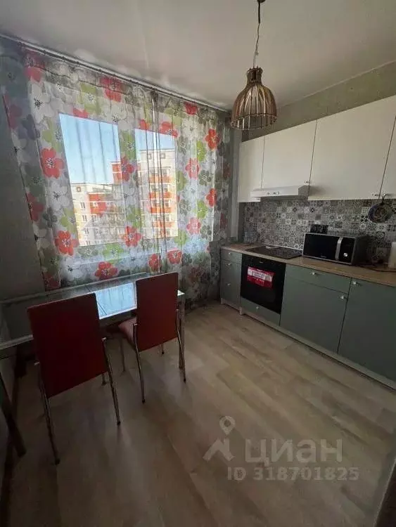 2-к кв. Омская область, Омск ул. Б.Г. Шаронова, 23 (60.0 м) - Фото 0