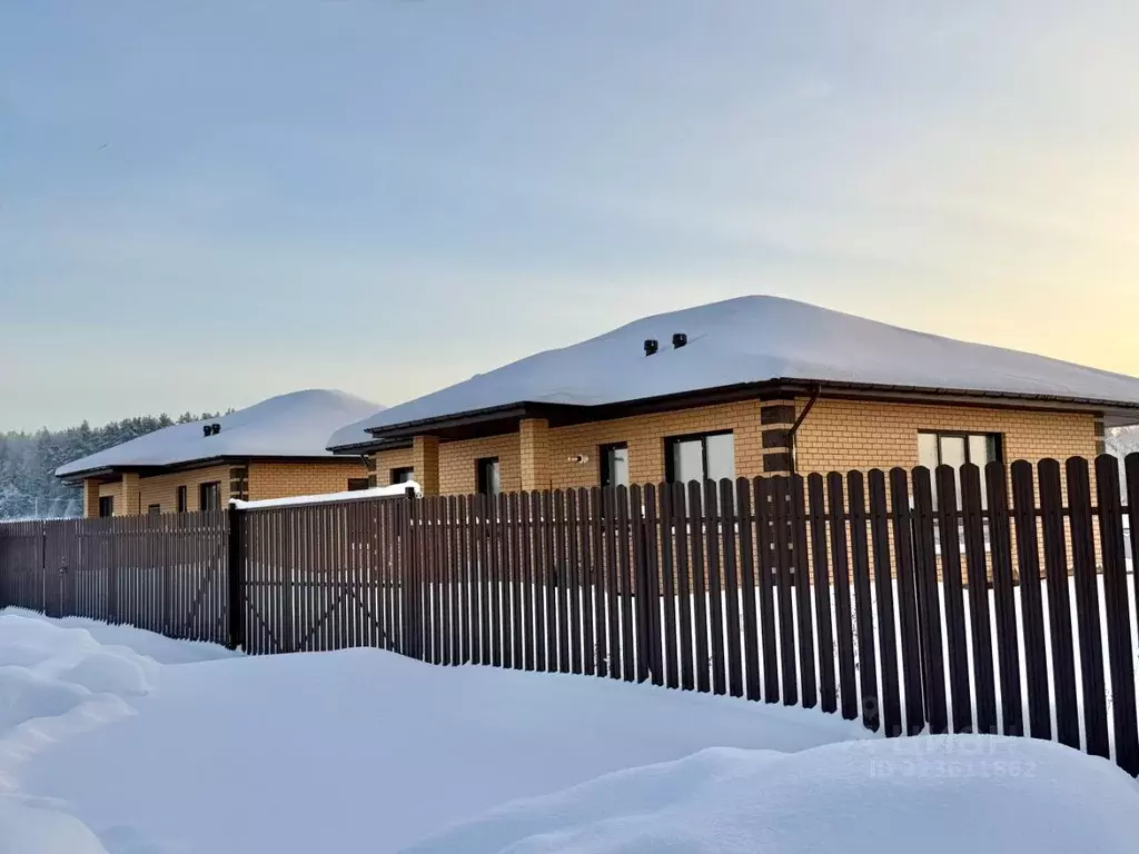 Дом в Калужская область, Жуковский муниципальный округ, с. Совхоз ... - Фото 1