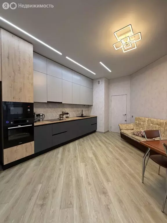 2-комнатная квартира: Екатеринбург, улица Блюхера, 93 (67.1 м) - Фото 1