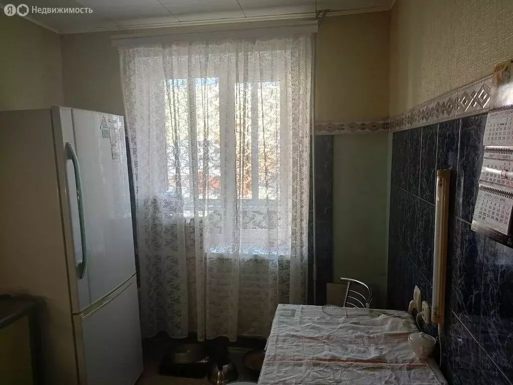 3-комнатная квартира: Уфа, Дуванский бульвар, 28 (64.7 м) - Фото 0