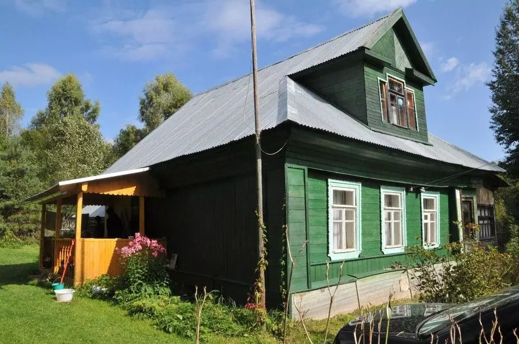Дом в Тверская область, Старицкий муниципальный округ, д. Малинники  ... - Фото 1