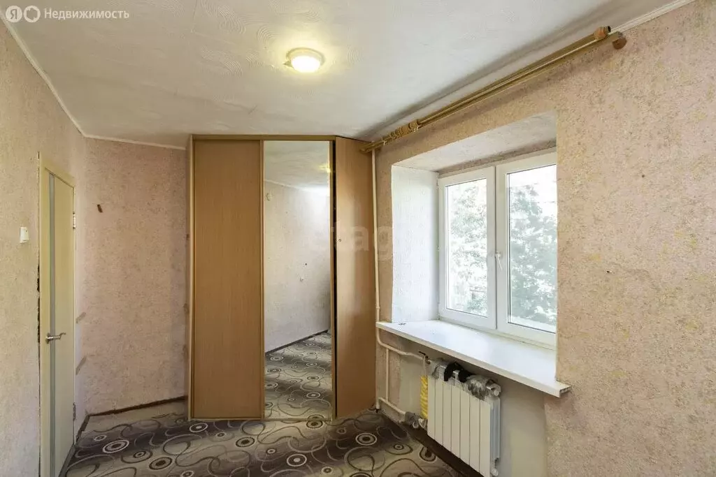 3-комнатная квартира: Тюмень, улица Серова, 21 (52 м) - Фото 2
