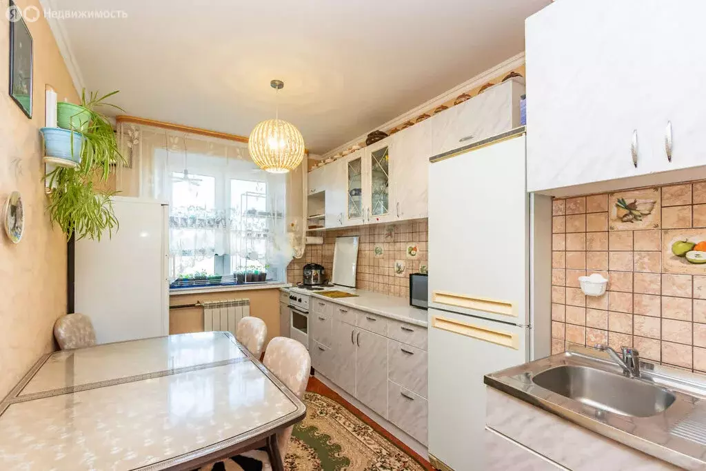 3-комнатная квартира: Тюмень, улица Самарцева, 20 (65.5 м) - Фото 1