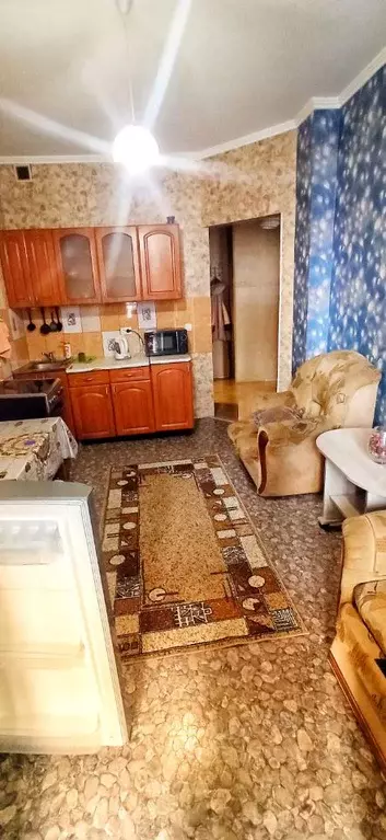 1-к кв. Омская область, Омск просп. Комарова, 15 (41.0 м) - Фото 1
