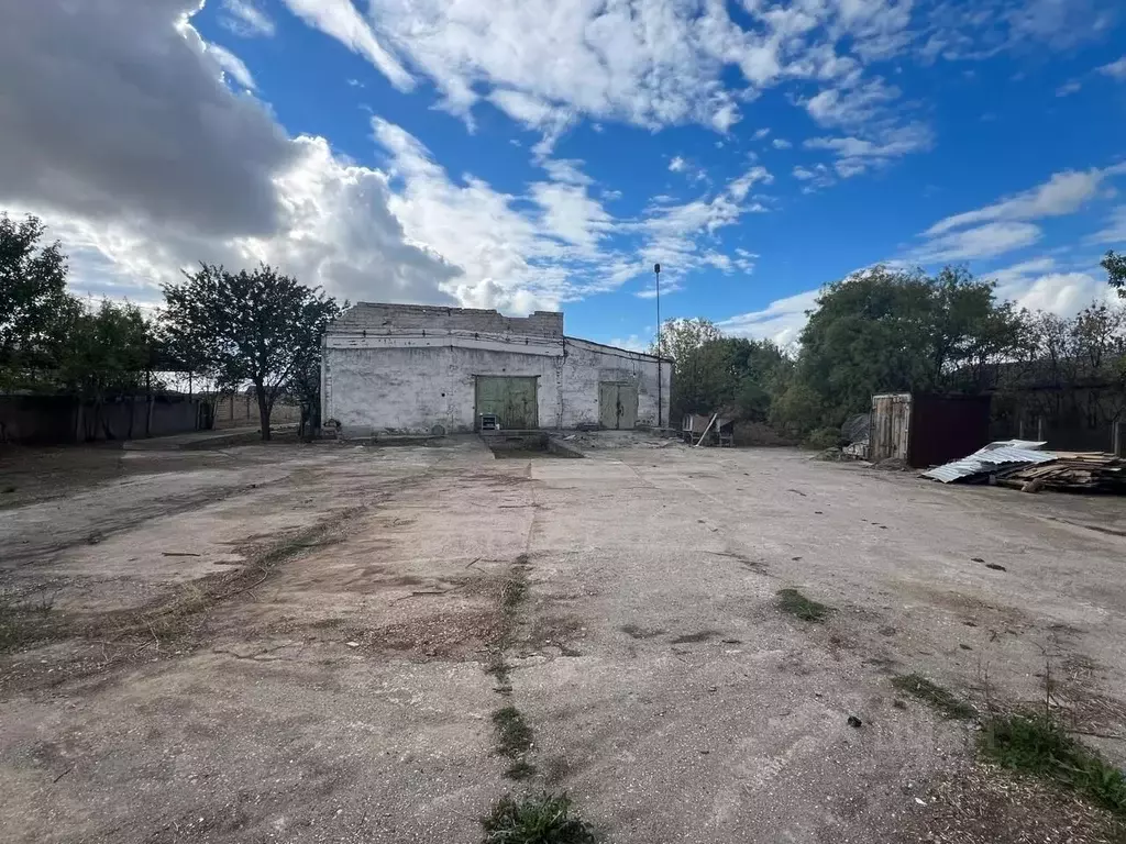 Помещение свободного назначения в Крым, Сакский район, с. Уютное ул. ... - Фото 1