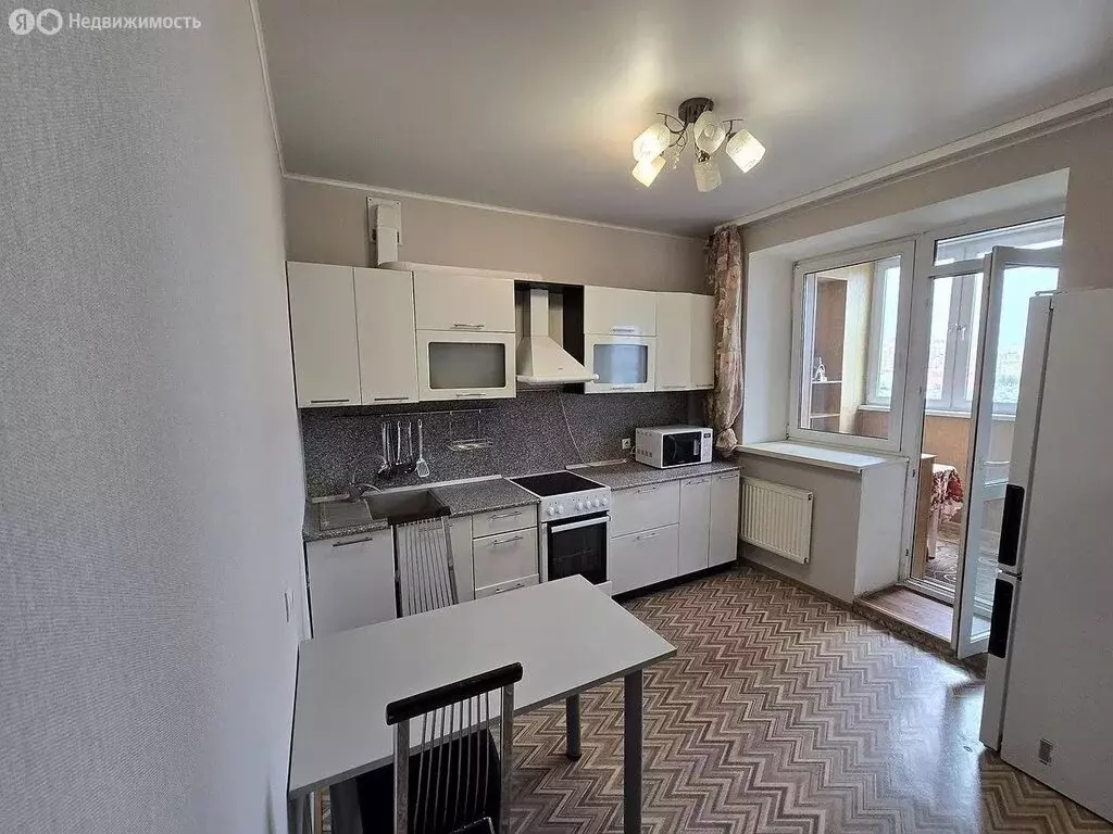 1-комнатная квартира: Тюмень, улица Мельникайте, 138а (40.7 м) - Фото 0
