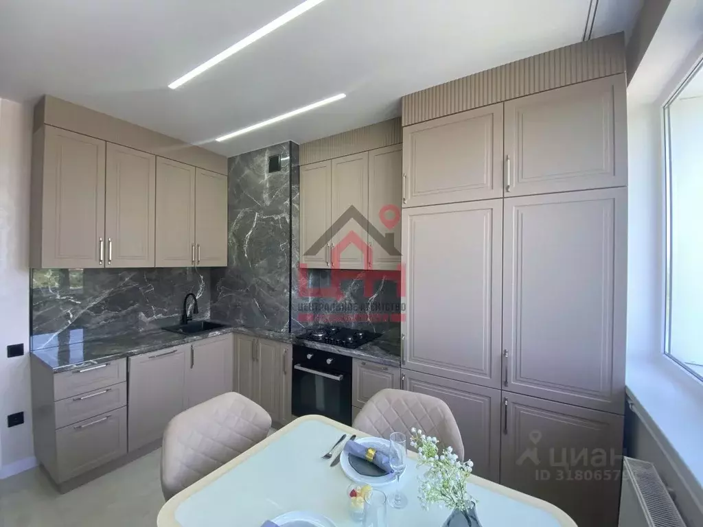 2-к кв. Ставропольский край, Ессентуки Никольская ул., 21к6 (60.5 м) - Фото 0