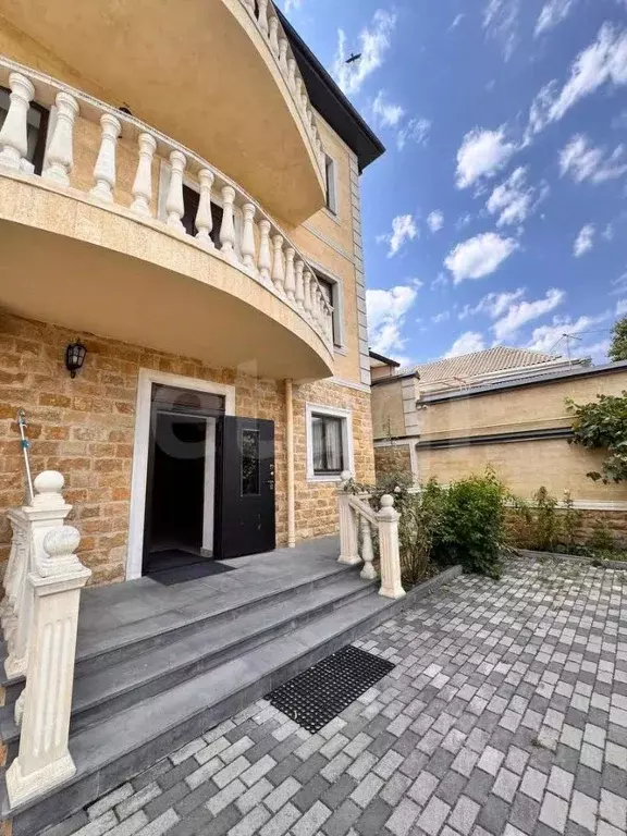 Дом в Ставропольский край, Кисловодск ул. Умара Алиева (520 м) - Фото 1