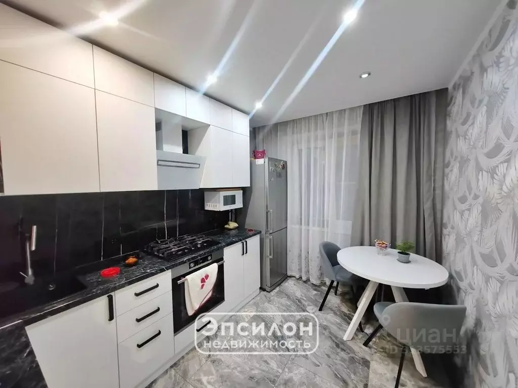 3-к кв. Курская область, Курск Звездная ул., 13 (60.1 м) - Фото 0