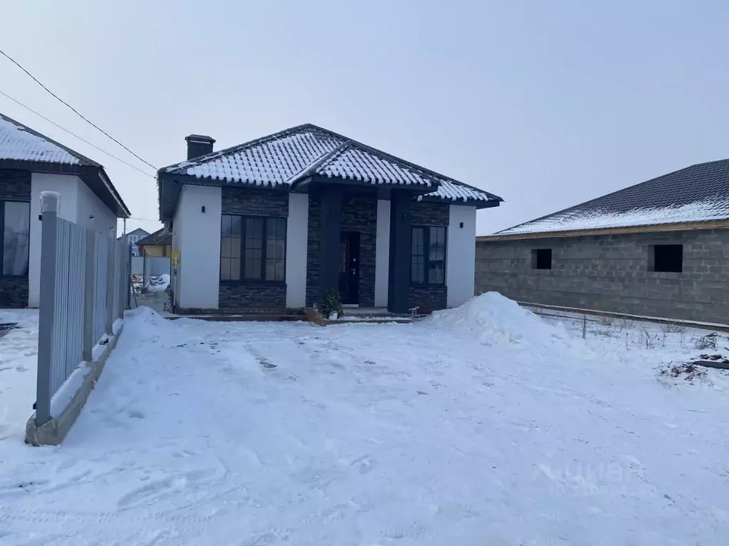 Дом в Оренбургская область, Оренбургский район, Южноуральский ... - Фото 0