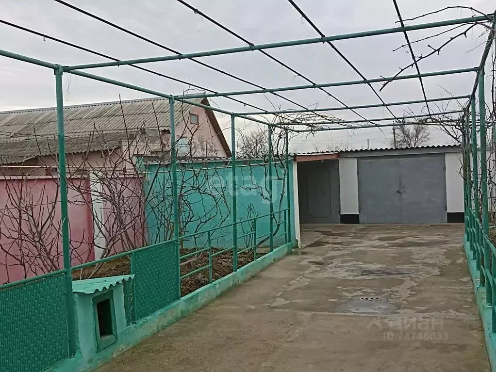 Дом в Крым, Красноперекопск ул. Вишневая (99 м) - Фото 0