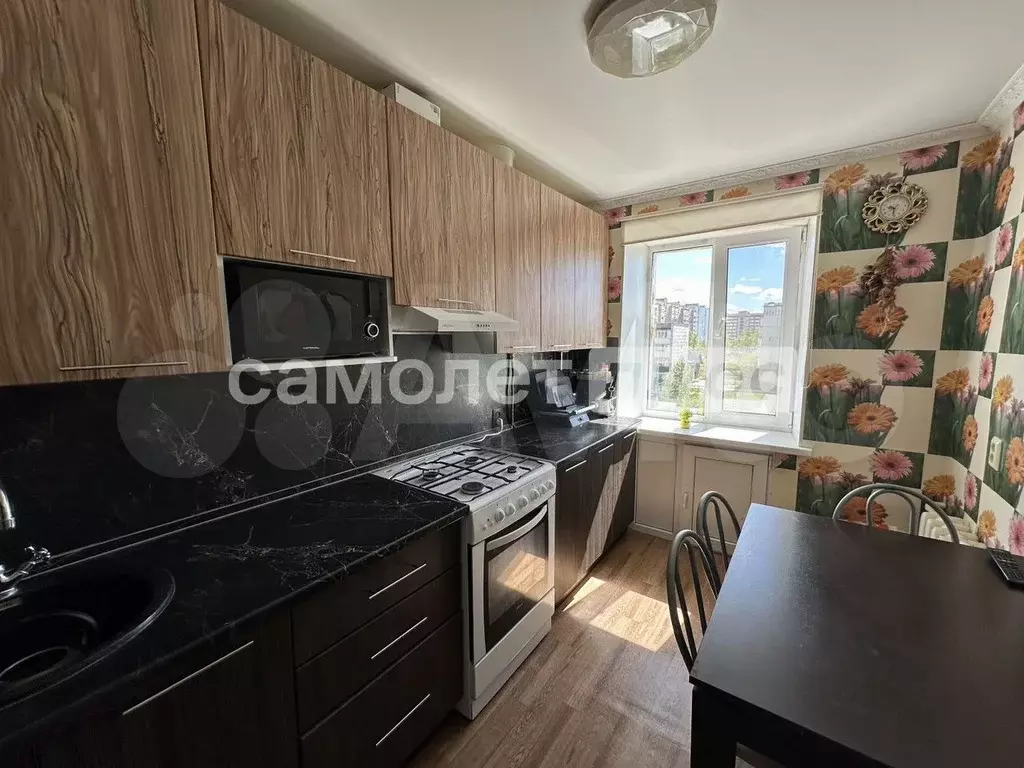 3-к. квартира, 56 м, 5/5 эт. - Фото 0