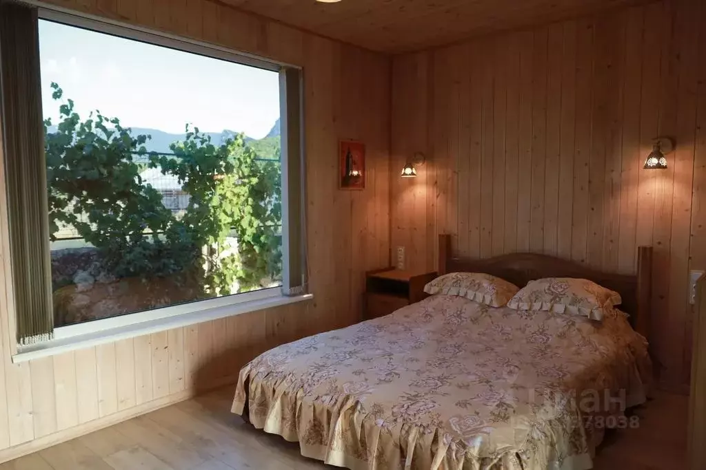 Дом в Крым, Бахчисарайский район, Голубинское с/пос, с. Соколиное ул. ... - Фото 1