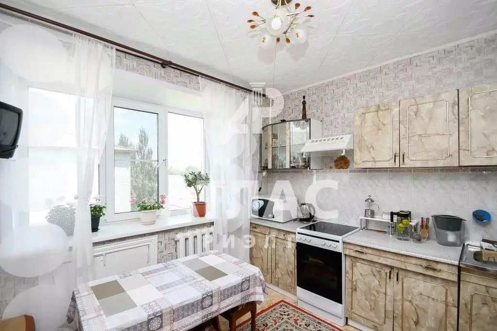 2-к кв. Омская область, Омск Городок Нефтяников мкр, ул. 50 лет ... - Фото 1