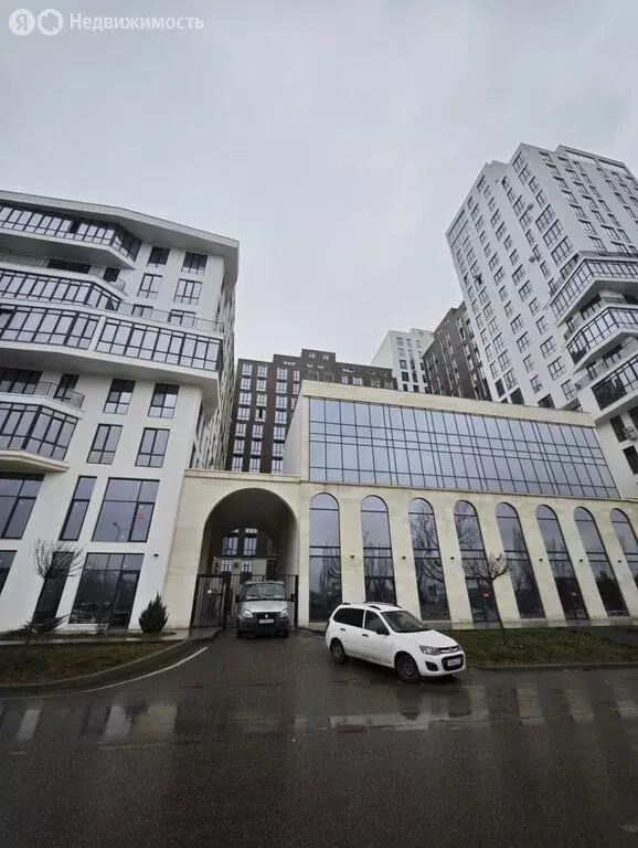 Квартира-студия: Нальчик, улица Кешокова, 1 (48 м) - Фото 2