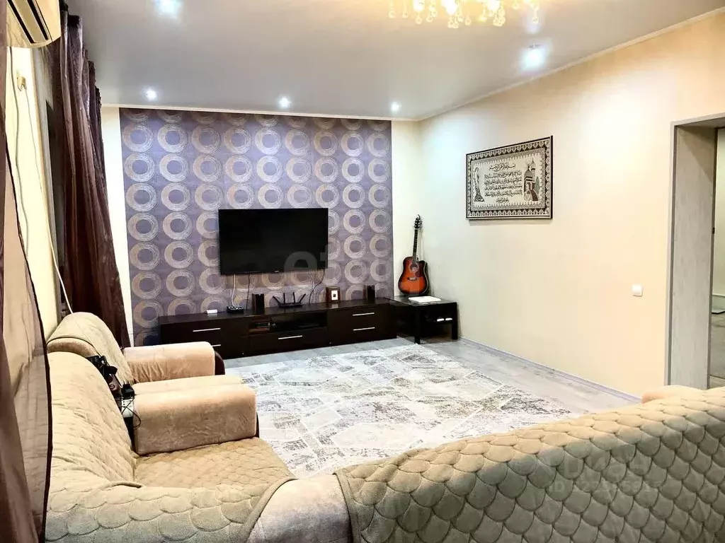 Дом в Астраханская область, Астрахань ул. Космонавта Комарова, 118 ... - Фото 1