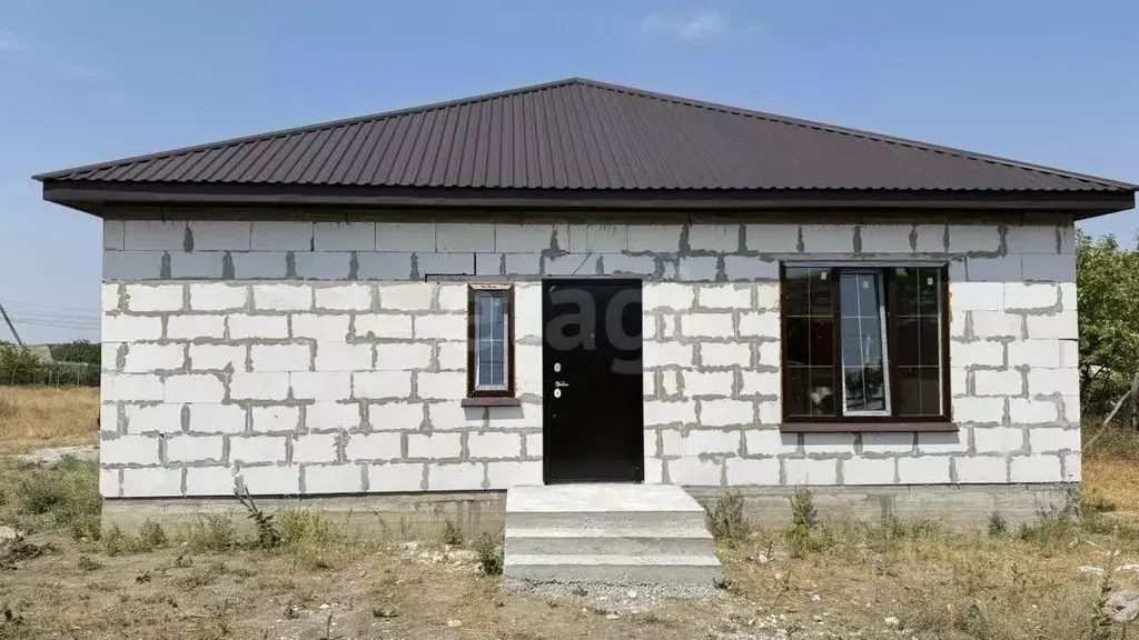 Дом в Крым, Симферопольский район, с. Урожайное ул. Лавандовая (100 м) - Фото 1