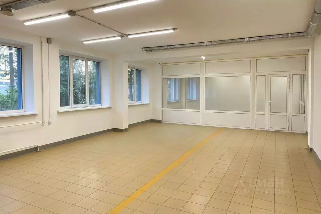 Помещение свободного назначения в Санкт-Петербург Октябрьская наб., ... - Фото 1