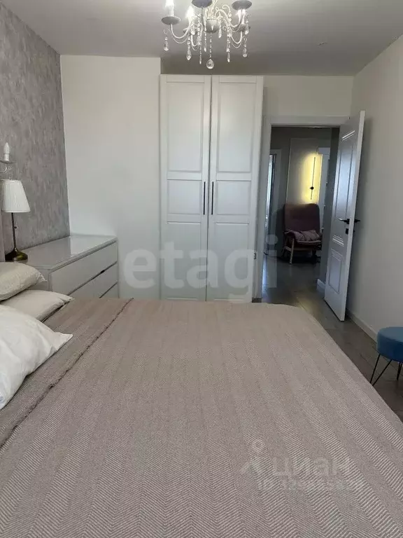 3-к кв. Татарстан, Казань ул. Айрата Арсланова, 8 (81.3 м) - Фото 2