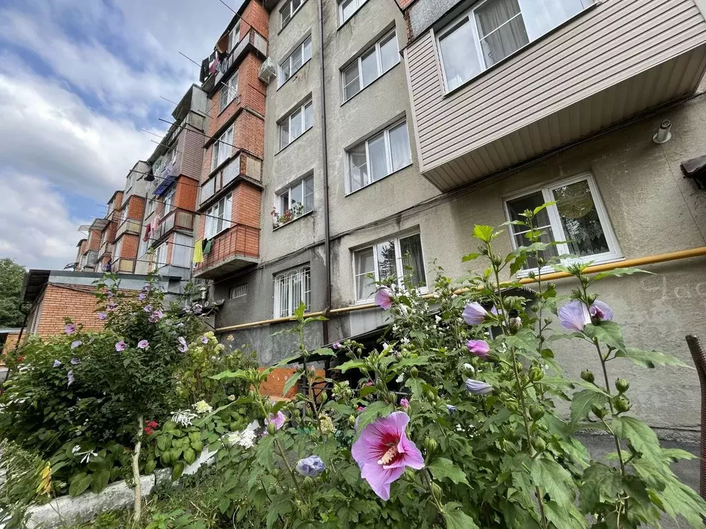 3-к кв. Северная Осетия, Владикавказ ул. Гадиева, 58к4 (61.2 м) - Фото 0