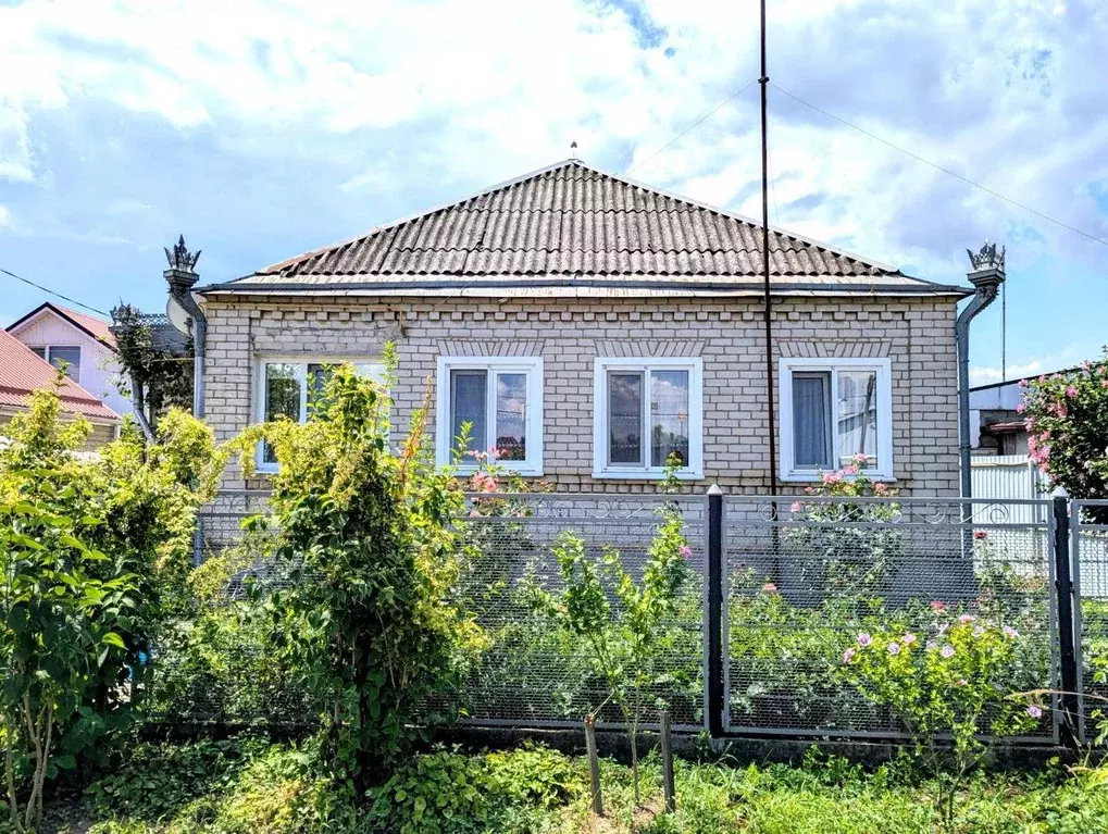 Дом в Краснодарский край, Абинский район, Ахтырское городское ... - Фото 1