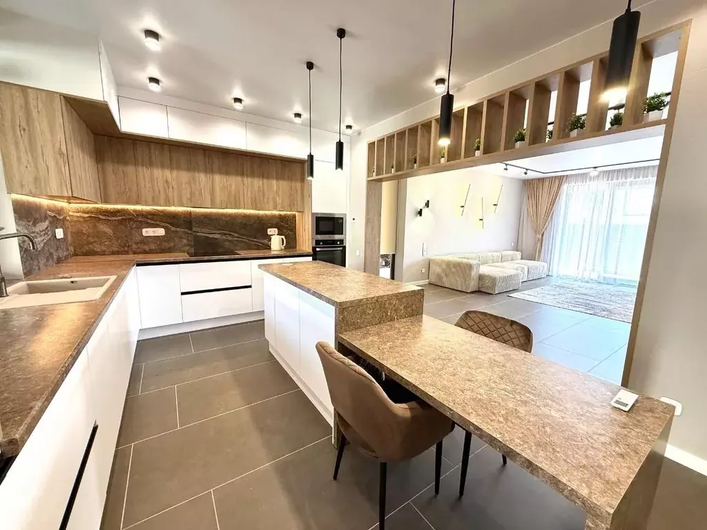 Дом в Краснодарский край, Новороссийск ул. Монолитная, 24 (213 м) - Фото 1