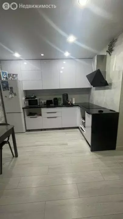 2-комнатная квартира: Краснодар, Домбайская улица, 55к5 (60 м) - Фото 1