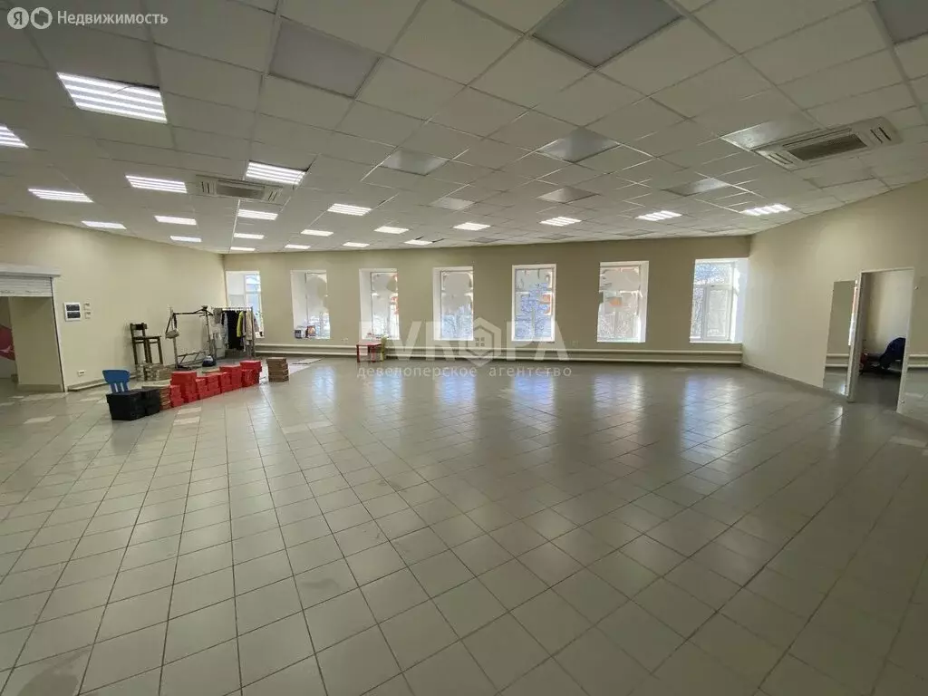 Торговая площадь (280 м) - Фото 1