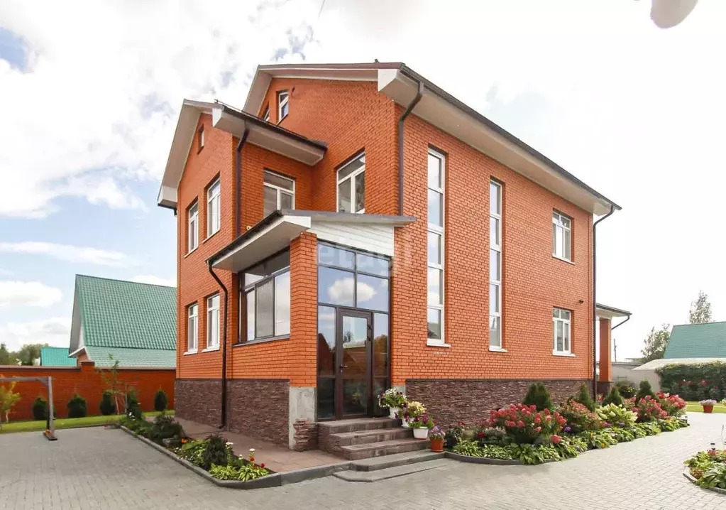 Дом в Тюменская область, Тюмень Труфаново мкр, ул. Современная (401 м) - Фото 1