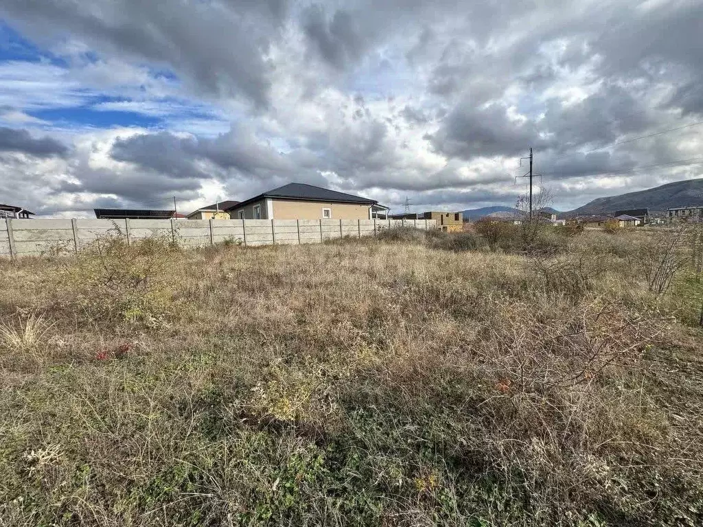 Участок в Крым, Симферопольский район, Добровское с/пос, с. Заречное ... - Фото 1