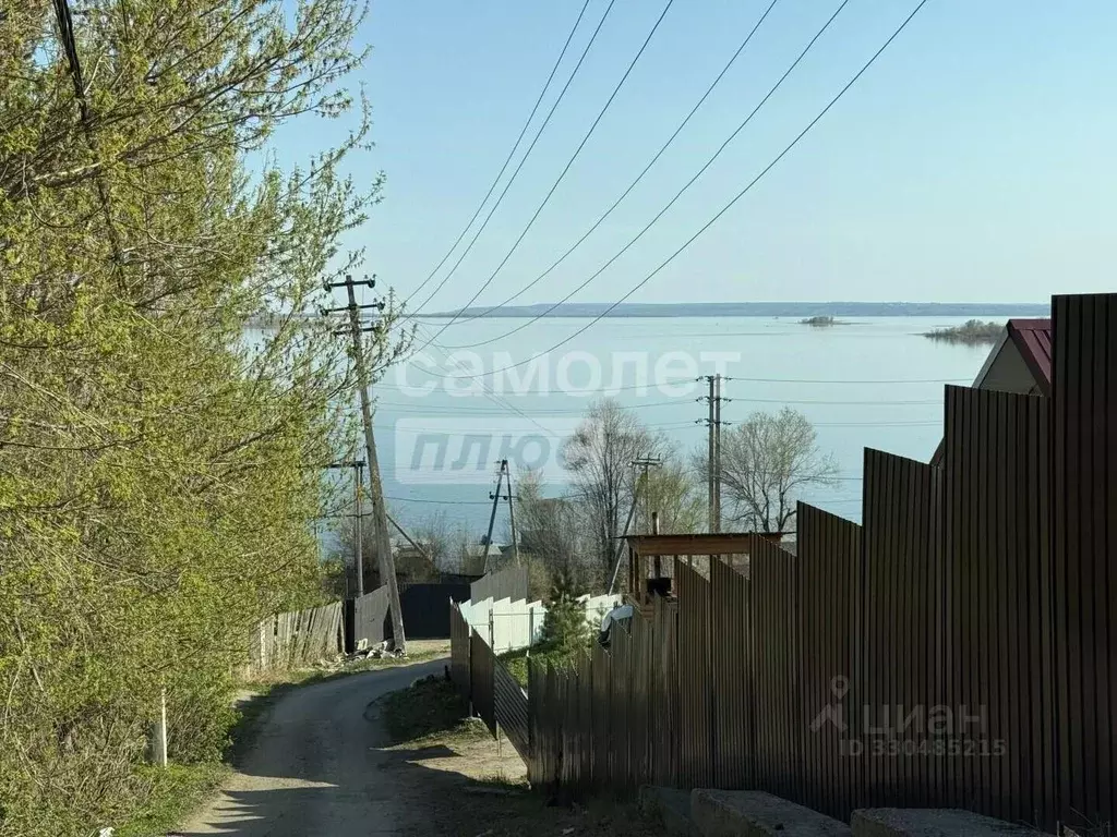 Гараж в Самарская область, Сызрань ул. Река Воложка (30 м) - Фото 1