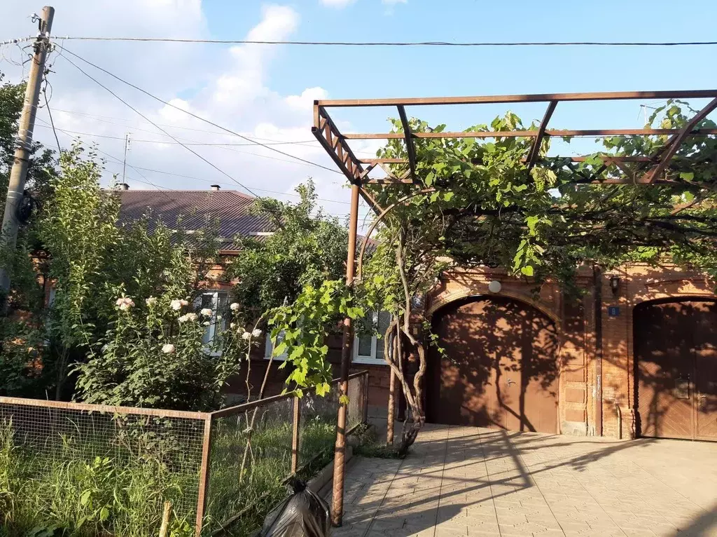 Дом в Северная Осетия, Владикавказ ул. Серобабова, 13 (174 м) - Фото 1