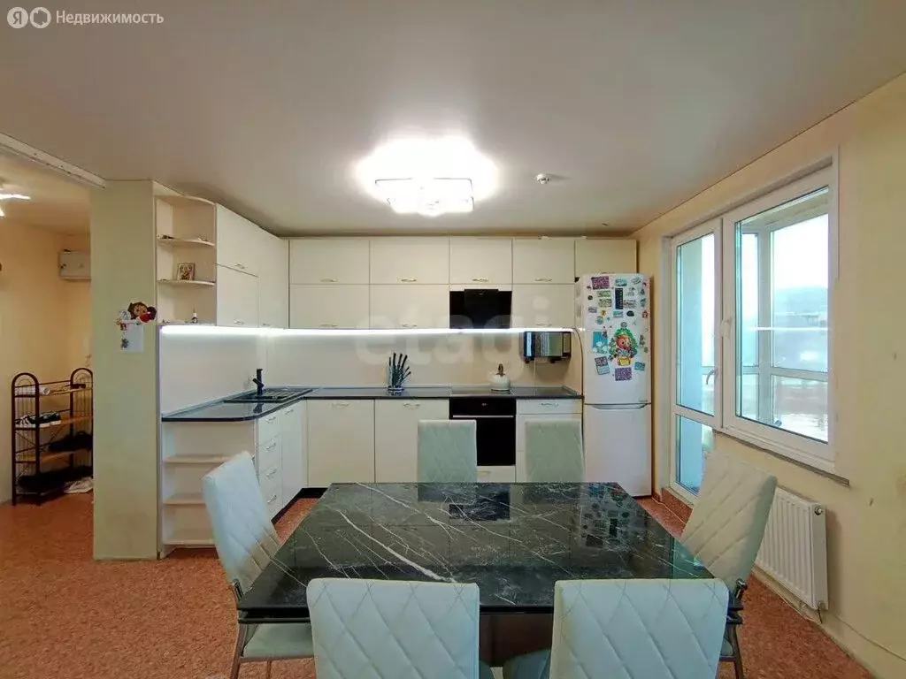 3-комнатная квартира: Елизово, улица Завойко, 55 (73.3 м) - Фото 0