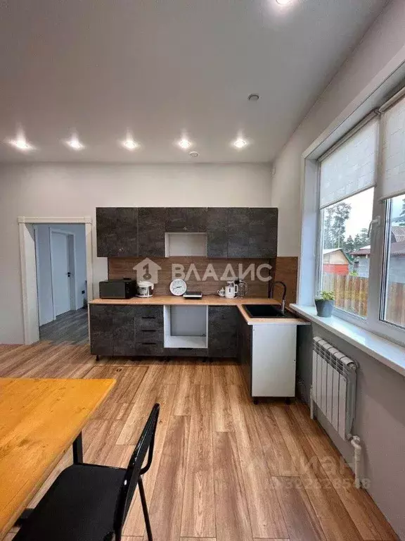 Дом в Бурятия, Улан-Удэ ул. Малахитовая, 10 (255 м) - Фото 1