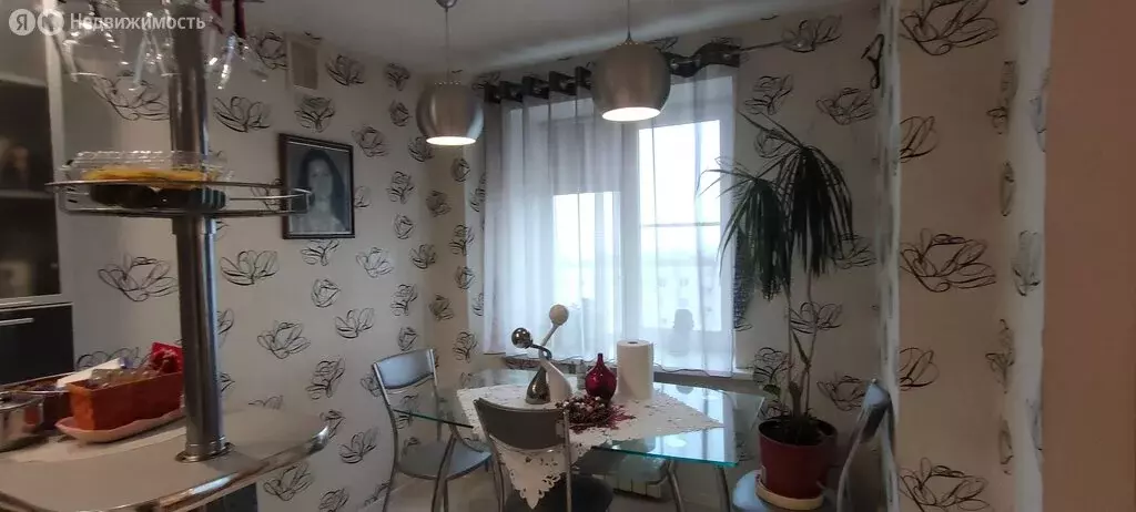 3-комнатная квартира: Волгоград, улица Маршала Ерёменко, 70 (65.8 м) - Фото 2