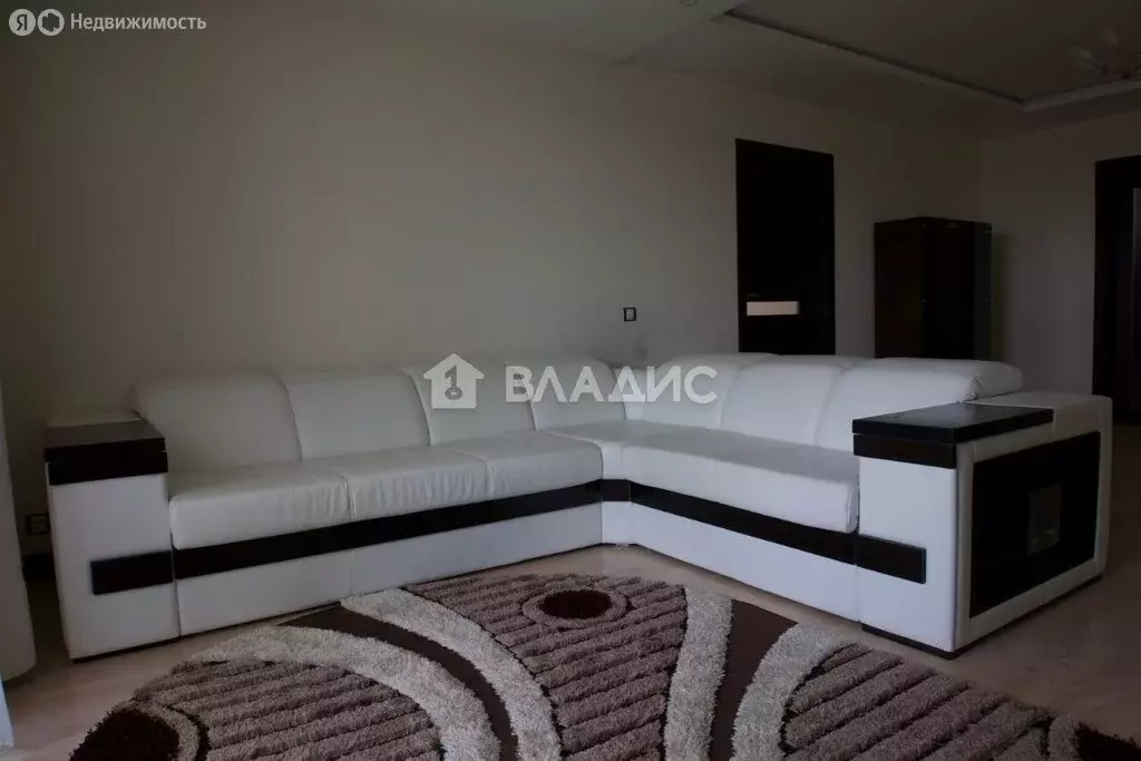 4-комнатная квартира: посёлок городского типа Андреевка, 31Б (125 м) - Фото 1