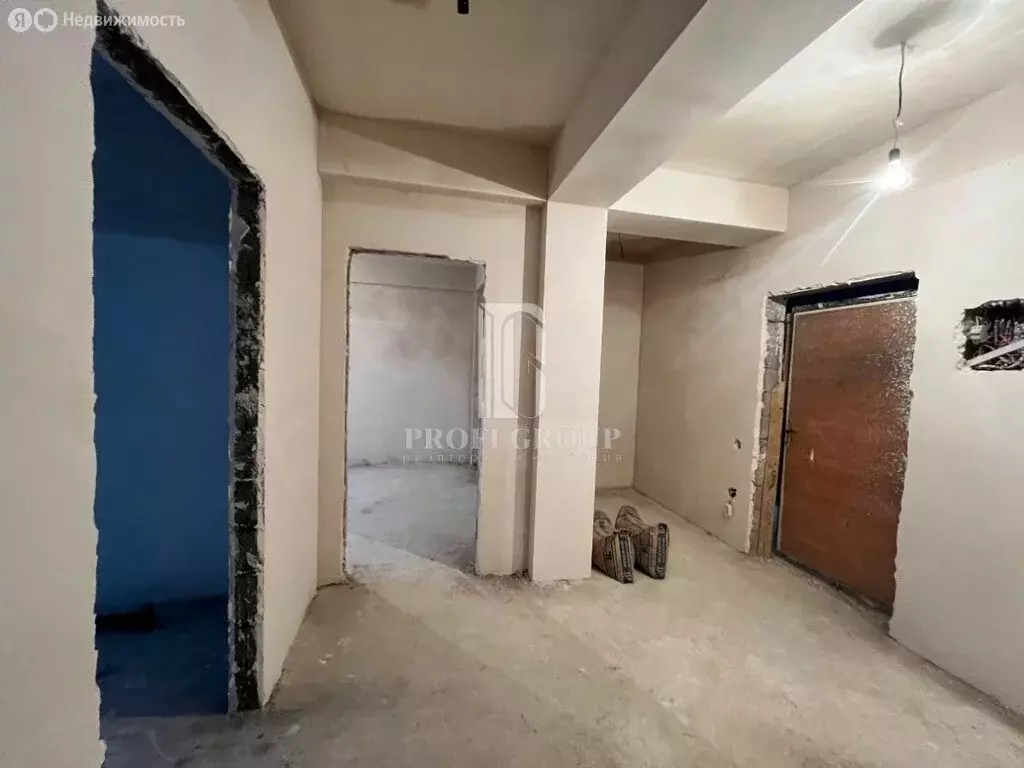 2-комнатная квартира: Махачкала, улица Даниялова, 120А (85 м) - Фото 1