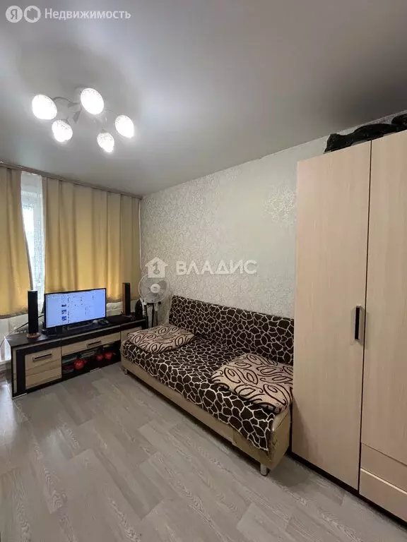 1к в 10-комнатной квартире (17.4 м) - Фото 0