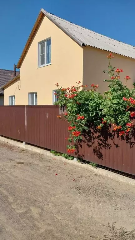 Дом в Волгоградская область, Среднеахтубинский район, Куйбышевское ... - Фото 1