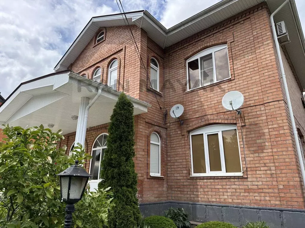 Дом в Адыгея, Майкоп ул. Свободы, 7 (349 м) - Фото 1