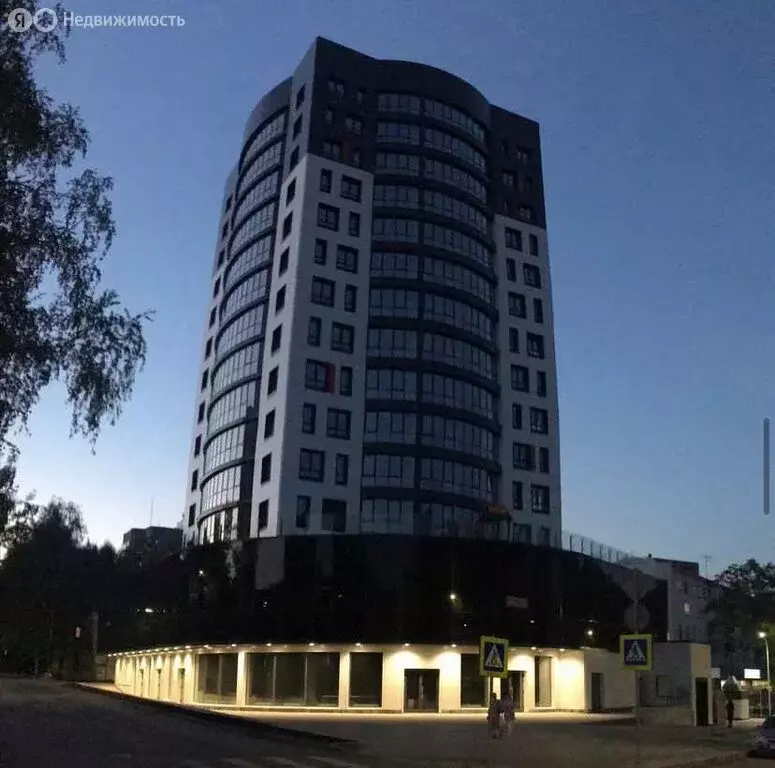 Квартира-студия: Киров, улица Дерендяева, 72 (84.2 м) - Фото 0