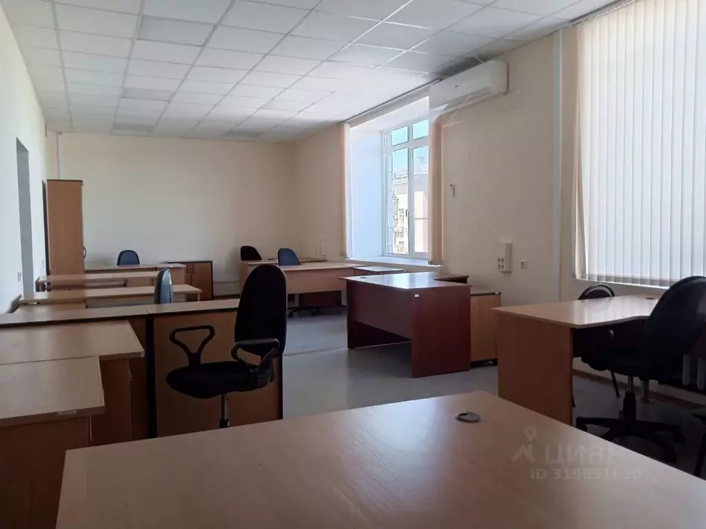Офис в Волгоградская область, Волгоград Рабоче-Крестьянская ул., 30А ... - Фото 1