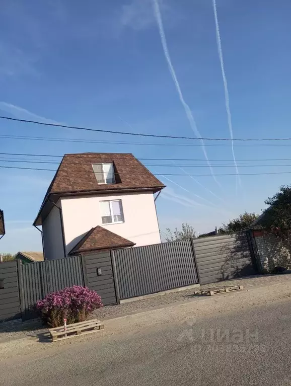 Дом в Волгоградская область, Волгоград Феодосийская ул., 5 (160 м) - Фото 2