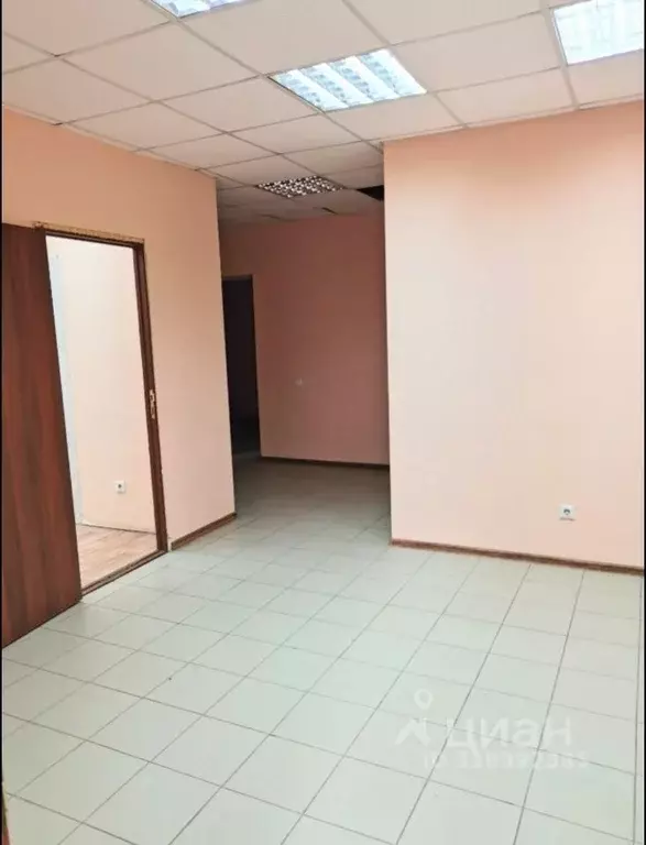 Торговая площадь в Новосибирская область, Обь ул. Калинина, 20 (120 м) - Фото 2
