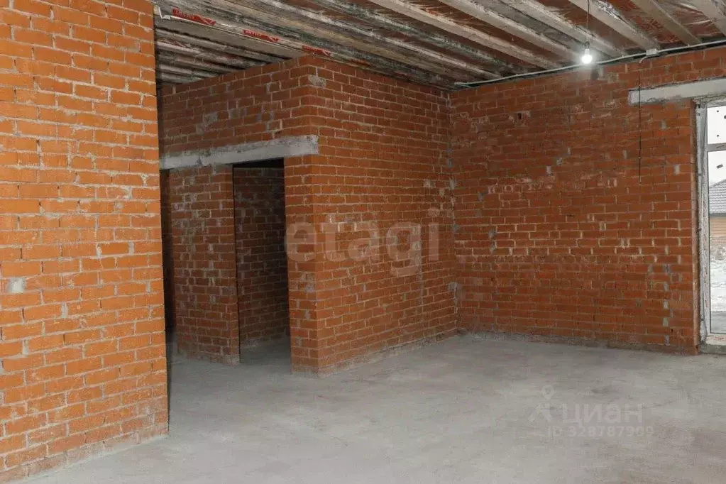 Дом в Башкортостан, Ишимбайский район, Ишеевский сельсовет, д. Восток ... - Фото 1