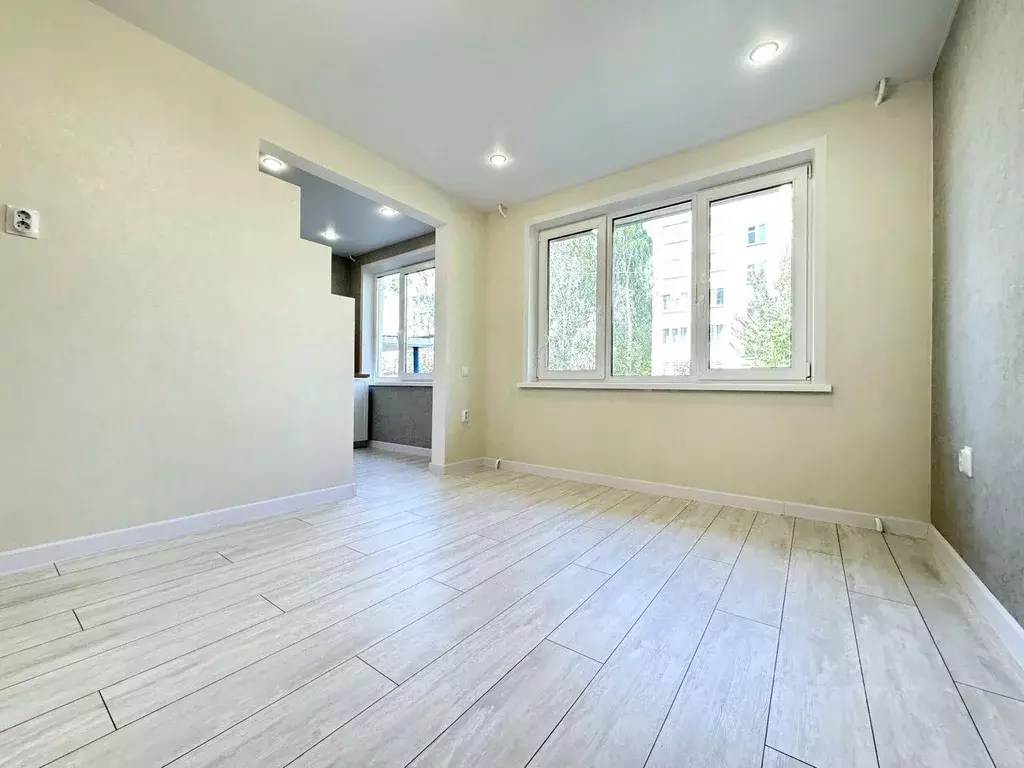 3-к кв. Смоленская область, Смоленск Автозаводская ул., 21Б (61.8 м) - Фото 2