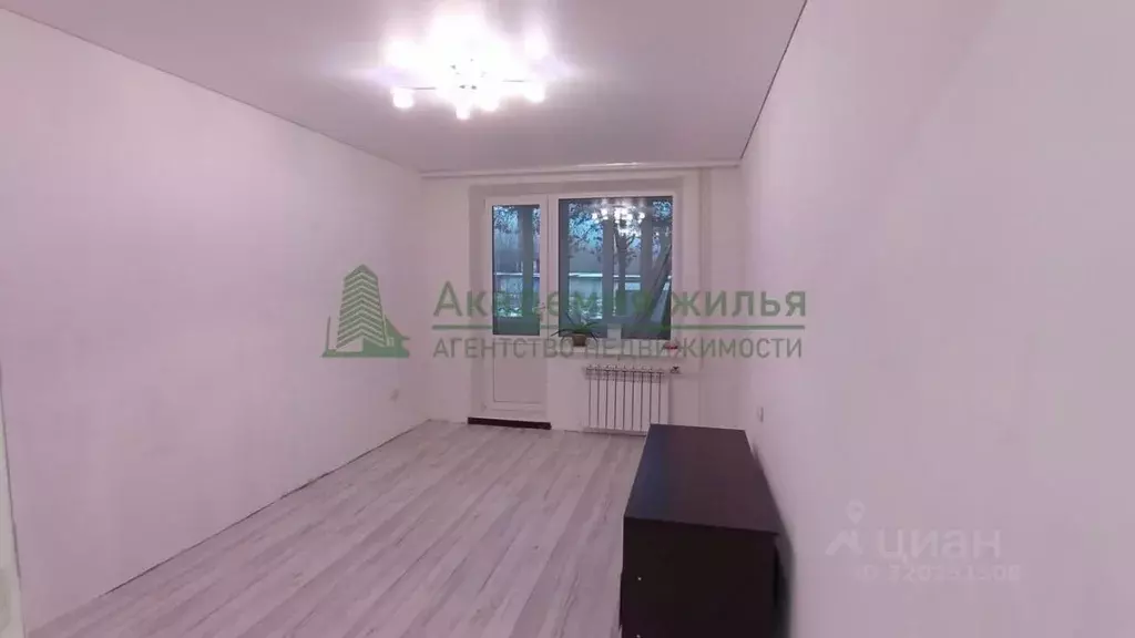 2-к кв. Саратовская область, Маркс просп. Строителей, 49 (45.5 м) - Фото 0