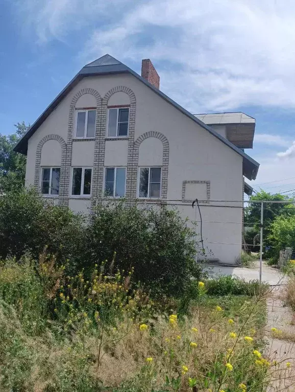 Дом в Астраханская область, Астрахань Прикаспийская ул., 12 (215 м) - Фото 2