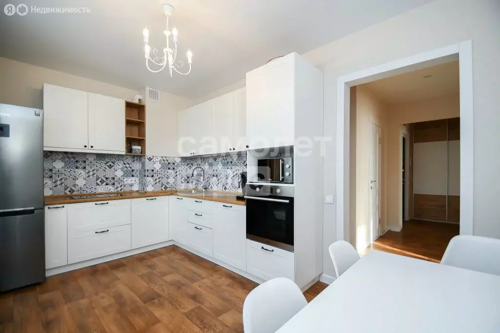 2-комнатная квартира: Омск, улица Шебалдина, 33А (65.2 м) - Фото 2