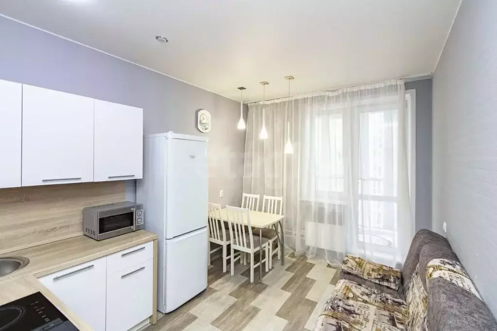 1-к кв. Тюменская область, Тюмень ул. 50 лет Октября, 75к1 (39.2 м) - Фото 0